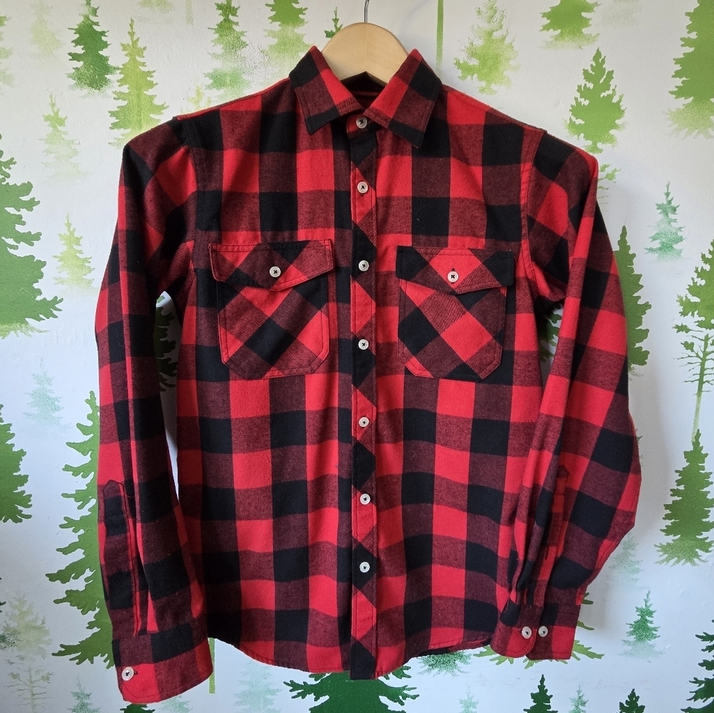 Design In Italy Plaid Flannel Button Down